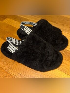Black UGG slide slippers (size 7)